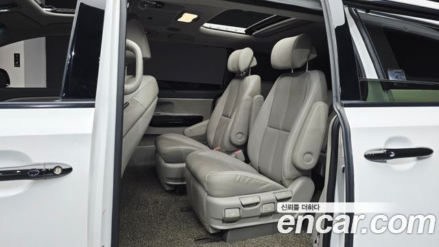 Kia Canival 2019 — photo 16