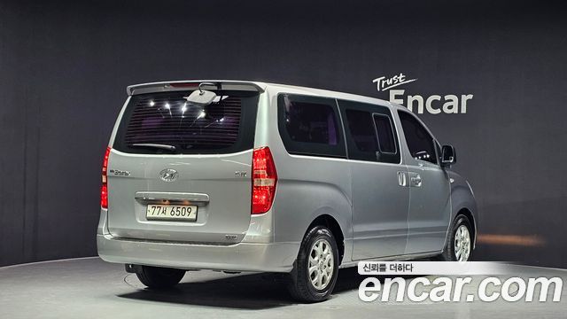 Hyundai Starex 2011 — photo 2