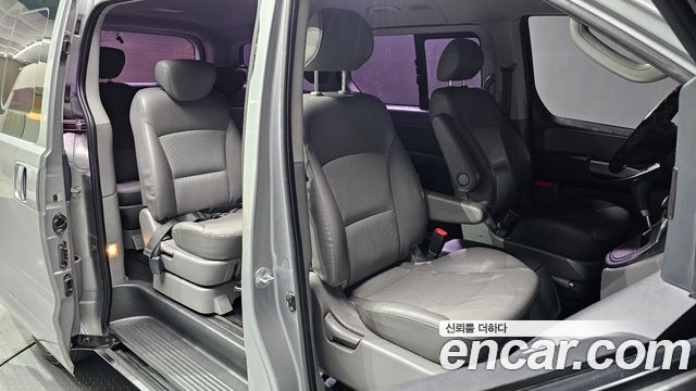 Hyundai Starex 2011 — photo 11