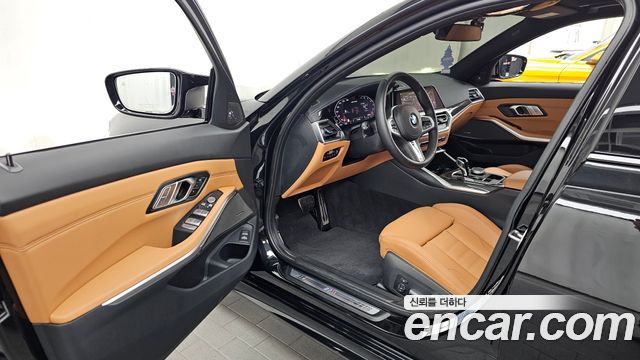 BMW 3-Series 2022 — photo 10