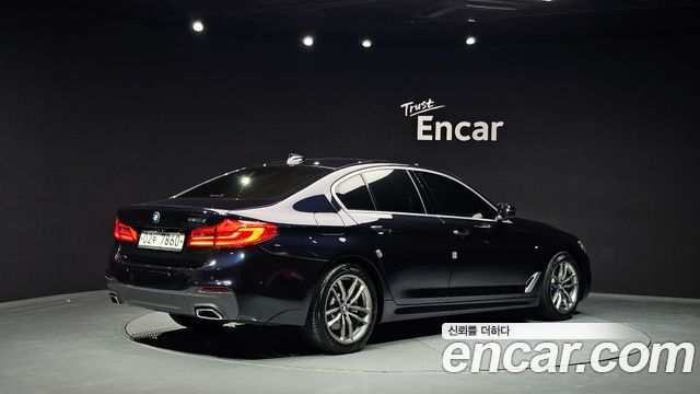 BMW 5-Series 2018 — photo 2