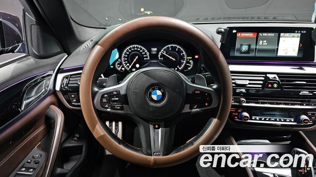 BMW 5-Series 2018 — photo 13