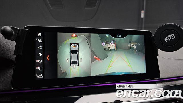 BMW 5-Series 2018 — photo 15