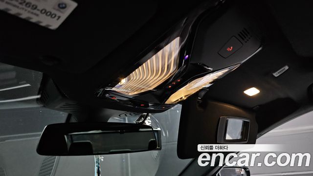 BMW 5-Series 2018 — photo 20