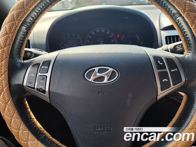 Hyundai AVANTE 2012 — photo 7