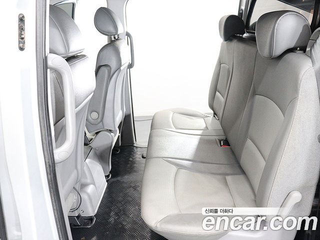 Hyundai Starex 2010 — photo 15