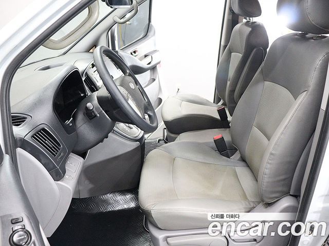 Hyundai Starex 2010 — photo 16