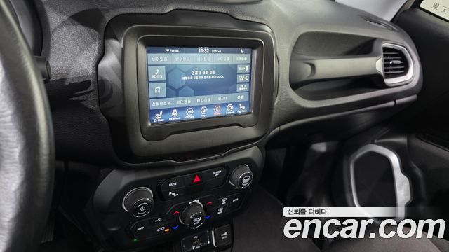 Jeep Renegade 2021 — photo 21
