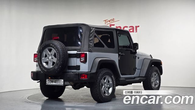 Jeep Wrangler 2011 — photo 2