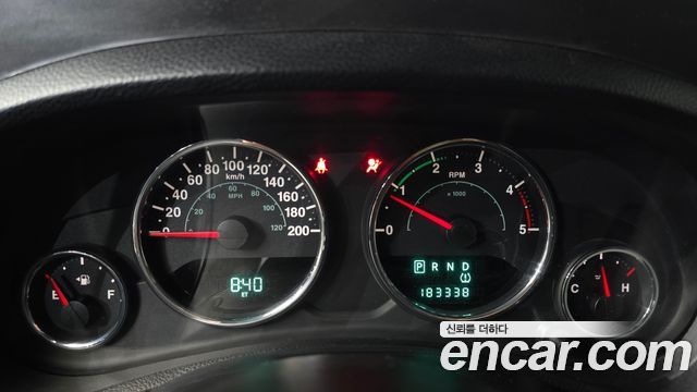 Jeep Wrangler 2011 — photo 11