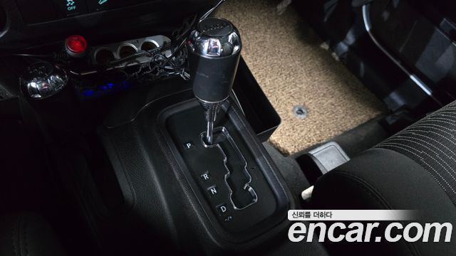 Jeep Wrangler 2011 — photo 12