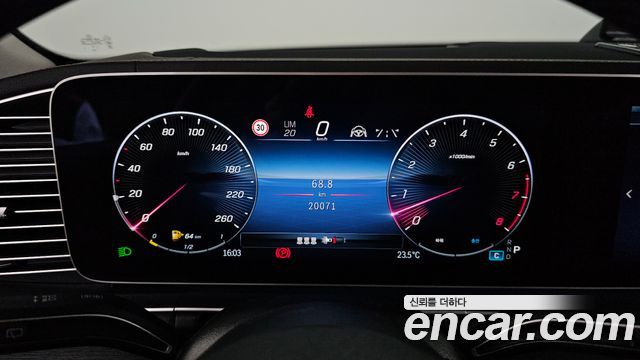 Mercedes-Benz GLE-Class 2024 — photo 8