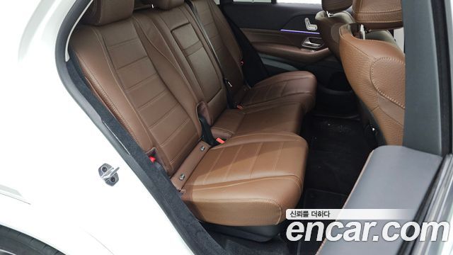 Mercedes-Benz GLE-Class 2024 — photo 11