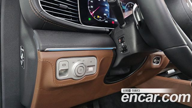 Mercedes-Benz GLE-Class 2024 — photo 19