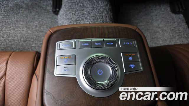 Genesis G80 2022 — photo 30