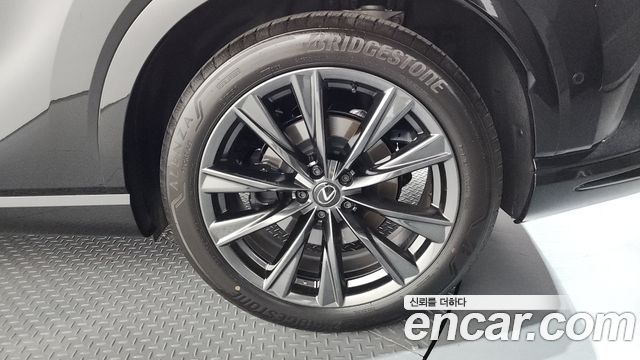Lexus RX 2024 — photo 7
