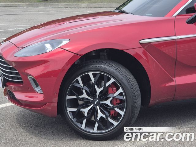 Aston Martin DBX 2022 — photo 5
