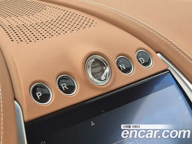 Aston Martin DBX 2022 — photo 9