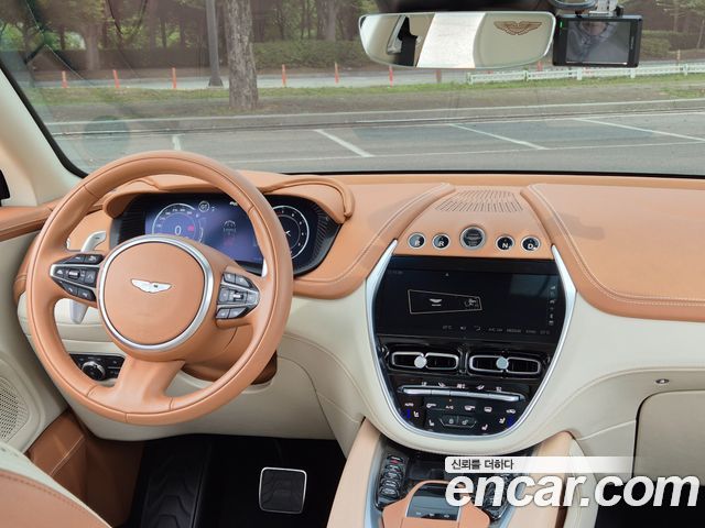 Aston Martin DBX 2022 — photo 13
