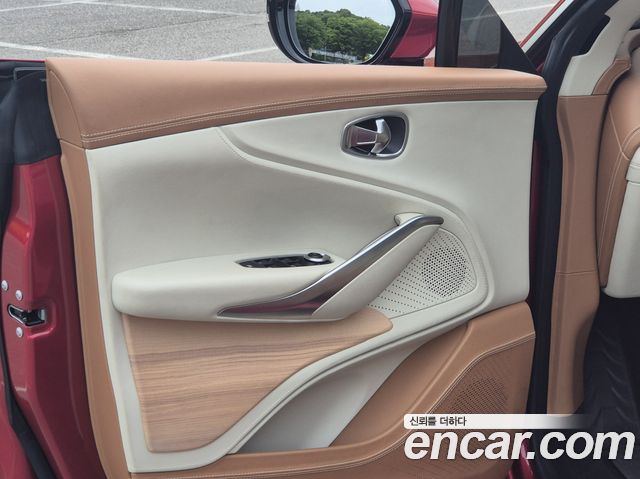 Aston Martin DBX 2022 — photo 14