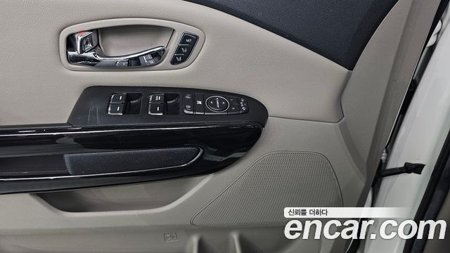 Kia Canival 2019 — photo 23