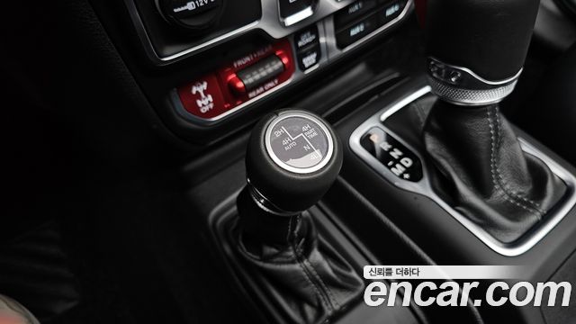 Jeep Wrangler 2024 — photo 25