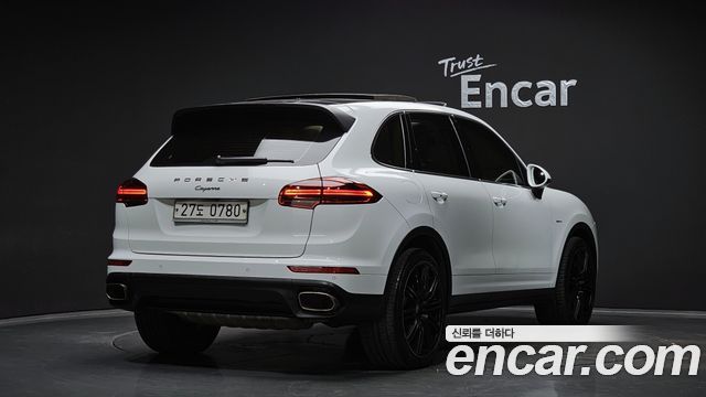 Porsche Cayenne 2016 — photo 2