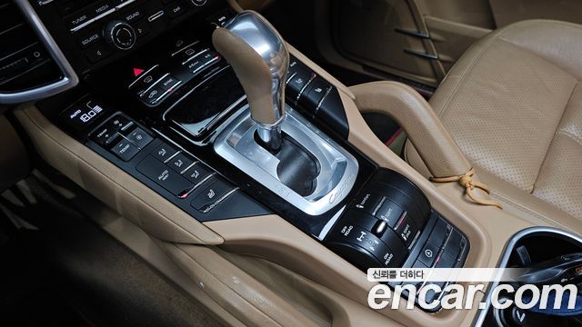 Porsche Cayenne 2016 — photo 9