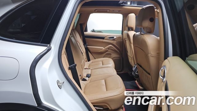 Porsche Cayenne 2016 — photo 11