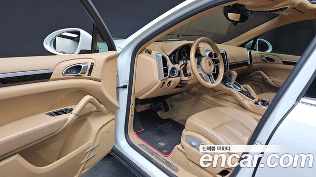 Porsche Cayenne 2016 — photo 12