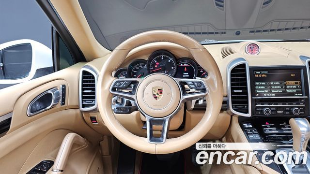 Porsche Cayenne 2016 — photo 13