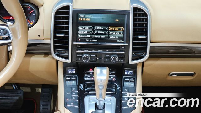 Porsche Cayenne 2016 — photo 14