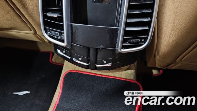 Porsche Cayenne 2016 — photo 19
