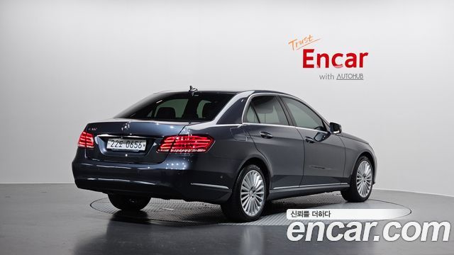 Mercedes-Benz E-Class 2016 — photo 2