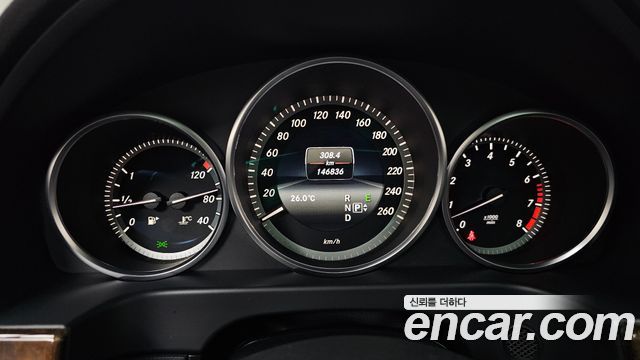 Mercedes-Benz E-Class 2016 — photo 8