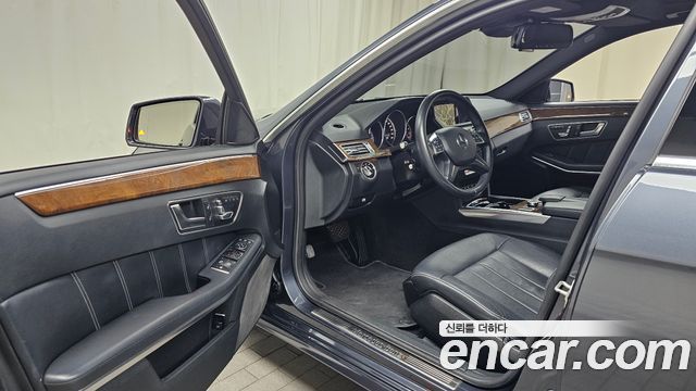 Mercedes-Benz E-Class 2016 — photo 10
