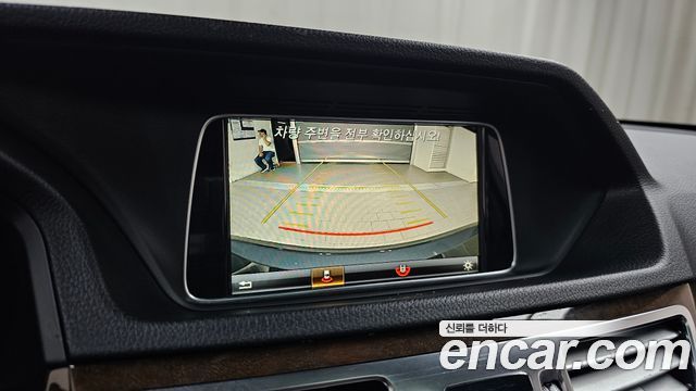 Mercedes-Benz E-Class 2016 — photo 15