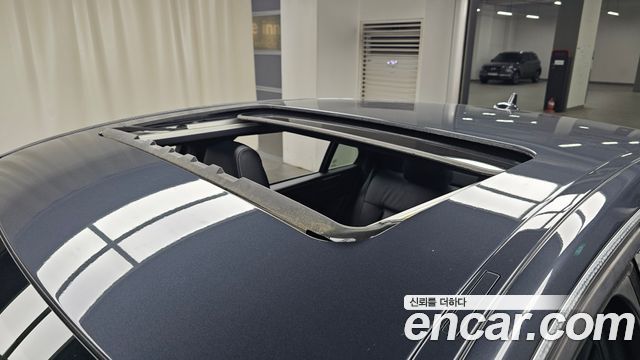 Mercedes-Benz E-Class 2016 — photo 19