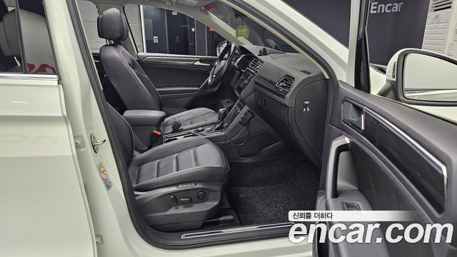 Volkswagen Tiguan 2020 — photo 11