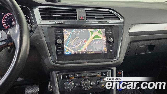 Volkswagen Tiguan 2020 — photo 14