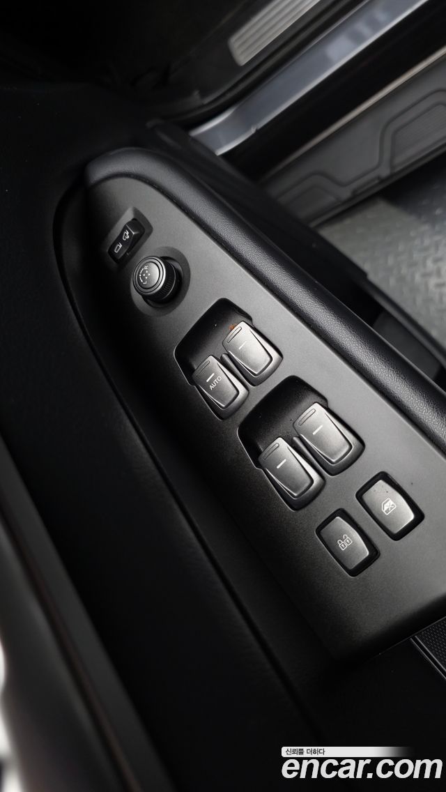KG Mobility Rexton 2019 — photo 32