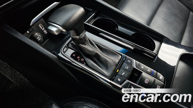 Kia K7 2018 — photo 9