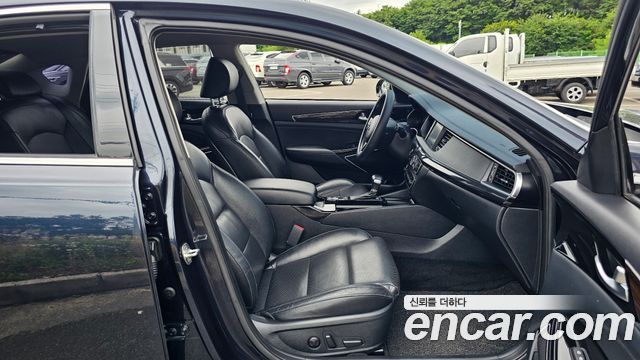 Kia K7 2018 — photo 12