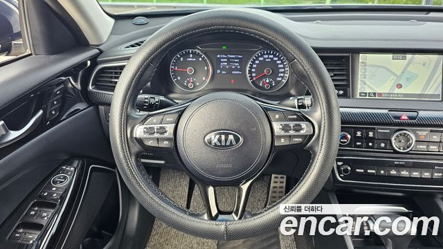 Kia K7 2018 — photo 13