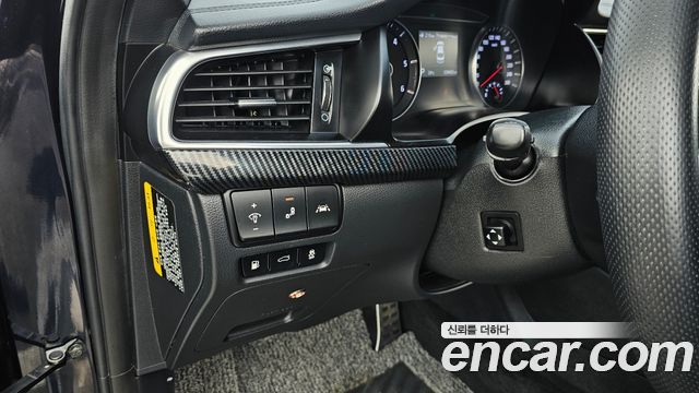 Kia K7 2018 — photo 16