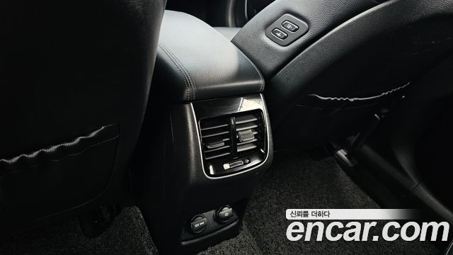Kia K7 2018 — photo 18