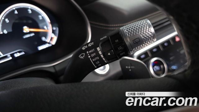 Genesis GV80 2020 — photo 28