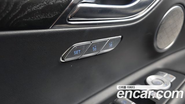 Genesis GV80 2020 — photo 30