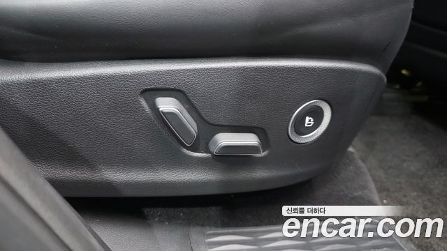 Genesis GV80 2020 — photo 32