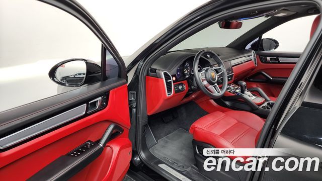 Porsche Cayenne 2023 — photo 13